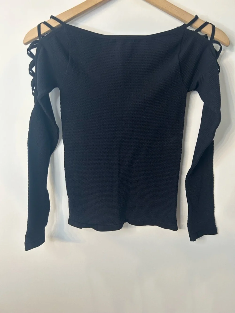 Intimately Free People Women’s Black Fitted Textured Cut Out Top, M/L